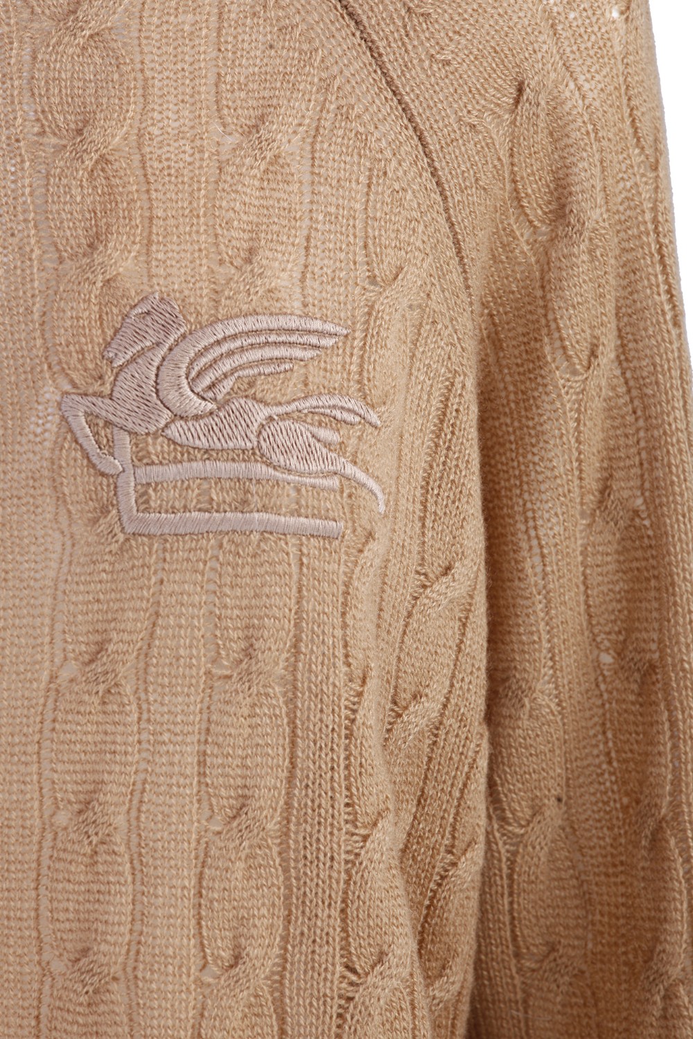 shop ETRO Saldi Pull: Etro maglia girocollo in cashmere.
Maglia girocollo in cachemire, caratterizzata da una lavorazione a trecce e decorata dal logo ETRO e Pegaso ricamato ton-sur-ton.
Vestibilità comfort.
Girocollo.
Maniche lunghe.
Composizione: 100% Cashmere.
Made in Italy.. 12793 9200-0800 number 156129
